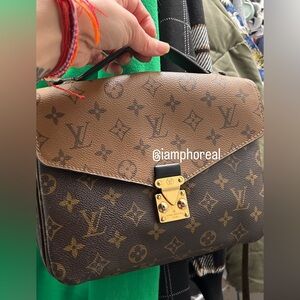 Authentic Louis Vuitton Pochette Metis